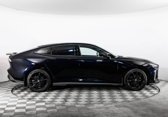 Подержанный автомобиль Changan UNI-V 2023 года (5 фото)