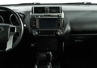 Подержанный автомобиль Toyota Land Cruiser Prado 2015 года (14 фото)