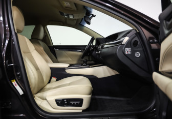 Подержанный автомобиль Lexus GS 2014 года (30 фото)