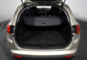 Подержанный автомобиль Kia Ceed Wagon 2013 года (19 фото)