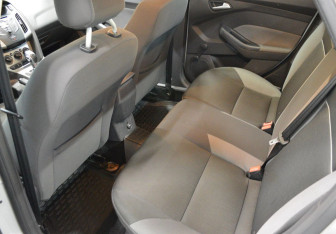 Подержанный автомобиль Ford Focus Sedan 2014 года (11 фото)