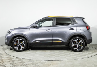 Подержанный автомобиль Chery Tiggo 4 Pro 2023 года (8 фото)