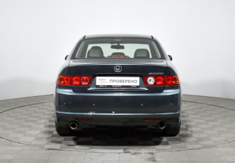 Подержанный автомобиль Honda Accord Sedan 2006 года (6 фото)