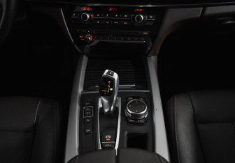 Подержанный автомобиль BMW X5 2016 года (18 фото)