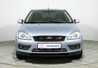 Подержанный автомобиль Ford Focus Sedan 2006 года (2 фото)