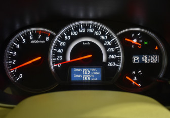 Подержанный автомобиль Nissan Teana 2011 года (25 фото)