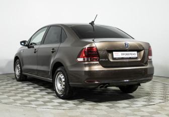 Подержанный автомобиль Volkswagen Polo Sedan 2018 года (7 фото)