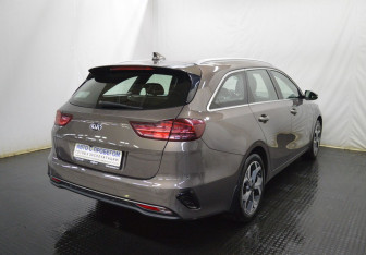 Подержанный автомобиль Kia Ceed Wagon 2019 года (5 фото)