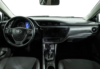 Подержанный автомобиль Toyota Corolla Sedan 2016 года (13 фото)