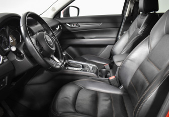 Подержанный автомобиль Mazda CX-5 2018 года (10 фото)