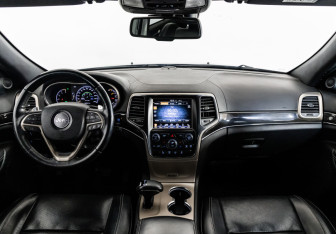 Подержанный автомобиль Jeep Grand Cherokee 2014 года (10 фото)