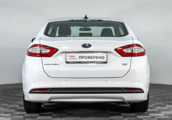Подержанный автомобиль Ford Mondeo Sedan 2017 года (6 фото)