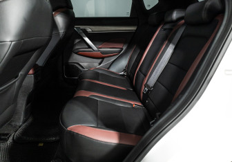 Подержанный автомобиль Geely Coolray 2023 года (10 фото)