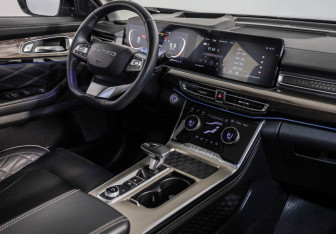 Подержанный автомобиль Exeed VX 2023 года (9 фото)