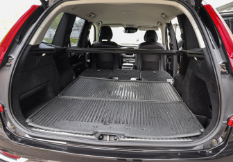 Подержанный автомобиль Volvo XC90 2015 года (39 фото)
