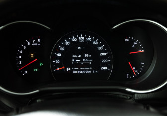 Подержанный автомобиль Kia Sorento 2014 года (12 фото)