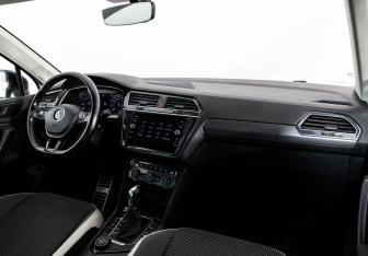 Подержанный автомобиль Volkswagen Tiguan 2018 года (10 фото)