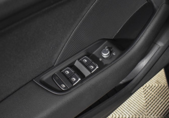 Подержанный автомобиль Audi A3 Sedan 2015 года (10 фото)