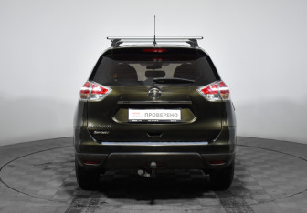 Подержанный автомобиль Nissan X-Trail 2016 года (6 фото)