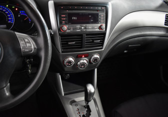Подержанный автомобиль Subaru Forester Suv 2008 года (18 фото)
