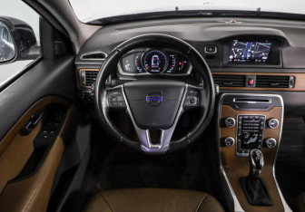 Подержанный автомобиль Volvo XC70 2015 года (11 фото)