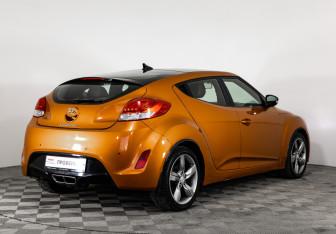 Подержанный автомобиль Hyundai Veloster 2013 года (6 фото)