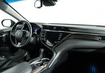 Подержанный автомобиль Toyota Camry Sedan 2019 года (9 фото)