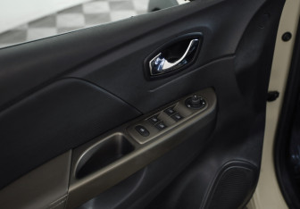 Подержанный автомобиль Renault Kaptur 2018 года (20 фото)