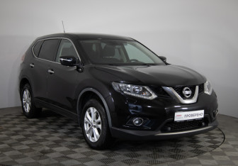 Подержанный автомобиль Nissan X-Trail 2015 года (3 фото)