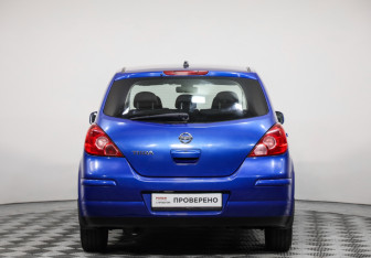 Подержанный автомобиль Nissan Tiida Hatchback 2008 года (6 фото)