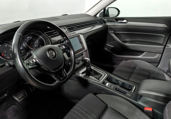 Подержанный автомобиль Volkswagen Passat Wagon 2017 года (9 фото)