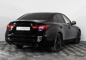 Подержанный автомобиль Infiniti Q50 2017 года (8 фото)