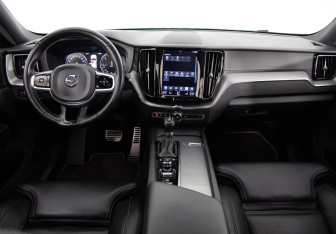 Подержанный автомобиль Volvo XC60 2020 года (10 фото)
