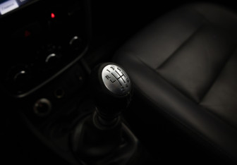 Подержанный автомобиль Renault Duster 2013 года (12 фото)