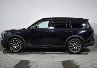 Подержанный автомобиль GAC GS8 2023 года (8 фото)