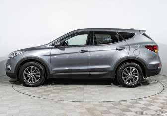 Подержанный автомобиль Hyundai Santa Fe 2017 года (8 фото)