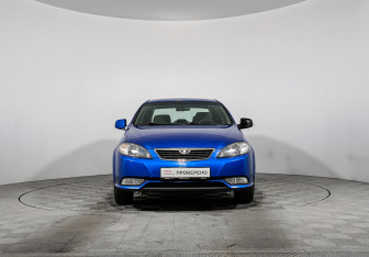 Подержанный автомобиль Daewoo Gentra Sedan 2014 года (2 фото)