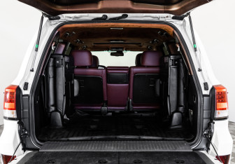 Подержанный автомобиль Toyota Land Cruiser Suv 2011 года (33 фото)