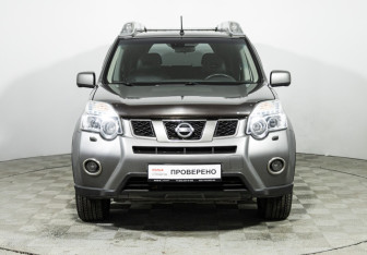 Подержанный автомобиль Nissan X-Trail 2014 года (2 фото)