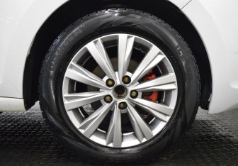 Подержанный автомобиль Skoda Rapid Liftback 2017 года (9 фото)