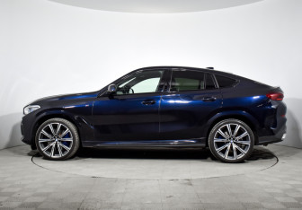 Подержанный автомобиль BMW X6 2019 года (8 фото)
