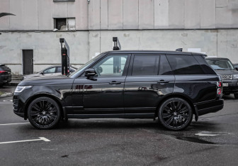 Подержанный автомобиль Land Rover Range Rover 2021 года (9 фото)
