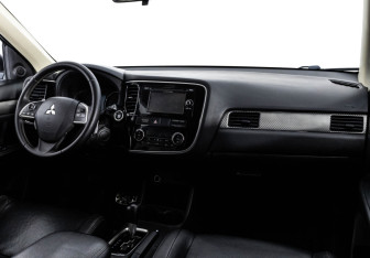 Подержанный автомобиль Mitsubishi Outlander 2013 года (9 фото)