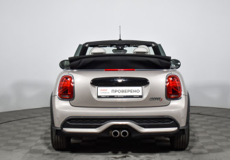 Подержанный автомобиль MINI Hatch 2022 года (11 фото)
