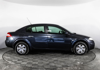 Подержанный автомобиль Renault Megane Sedan 2008 года (4 фото)