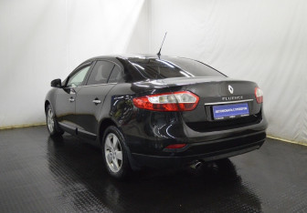 Подержанный автомобиль Renault Fluence 2011 года (7 фото)