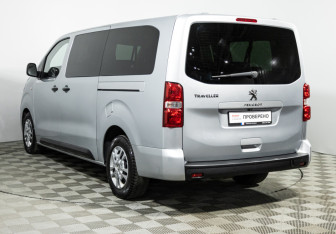 Подержанный автомобиль Peugeot Traveller 2021 года (7 фото)