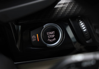 Подержанный автомобиль BMW X5 2016 года (24 фото)