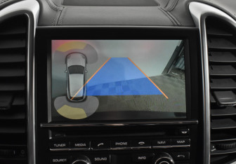 Подержанный автомобиль Porsche Cayenne 2015 года (15 фото)