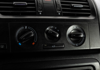 Подержанный автомобиль Skoda Fabia Hatchback 2013 года (14 фото)